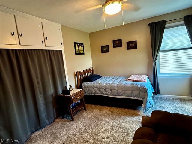 811 Leonard Avenue, Belpre, OH 45714