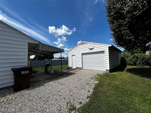 811 Leonard Avenue, Belpre, OH 45714