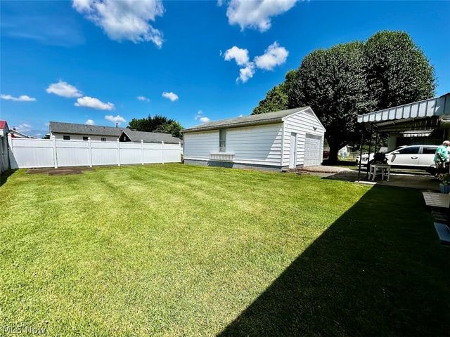 811 Leonard Avenue, Belpre, OH 45714