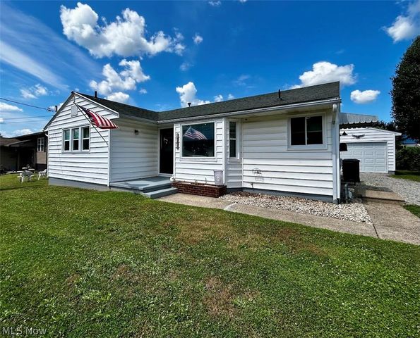 811 Leonard Avenue, Belpre, OH 45714