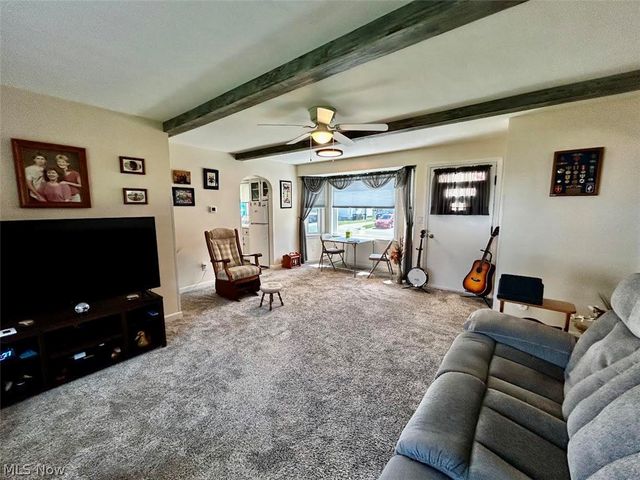 811 Leonard Avenue, Belpre, OH 45714