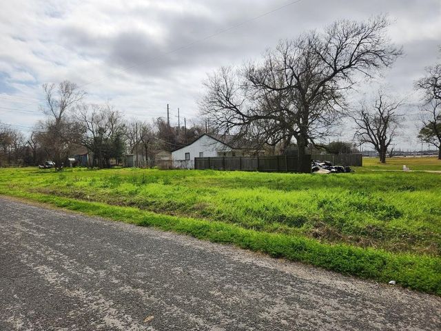1303 2nd Avenue S, Texas City, TX 77590