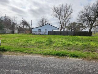 1303 2nd Avenue S, Texas City, TX 77590