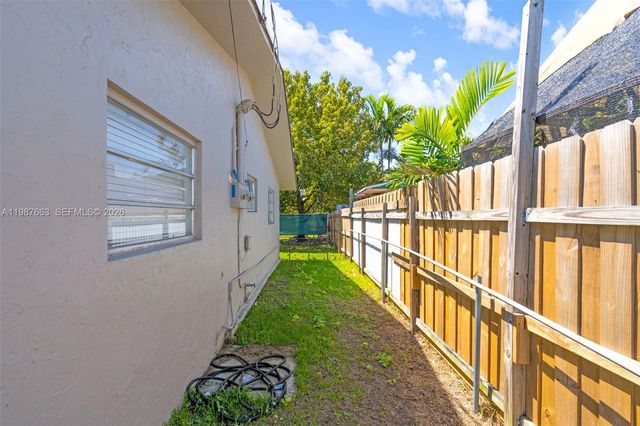 3630 SW 87th Ave, Miami, FL 33165