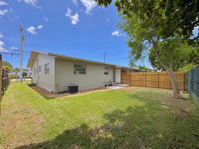 3630 SW 87th Ave, Miami, FL 33165