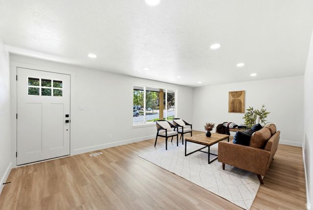 5532 S EASTON ST, Taylorsville, UT 84129