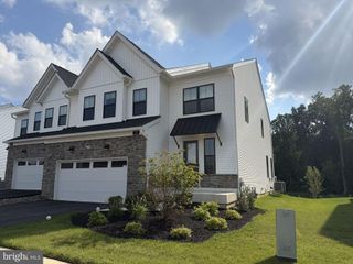 127 ALROY RD, Malvern, PA 19355