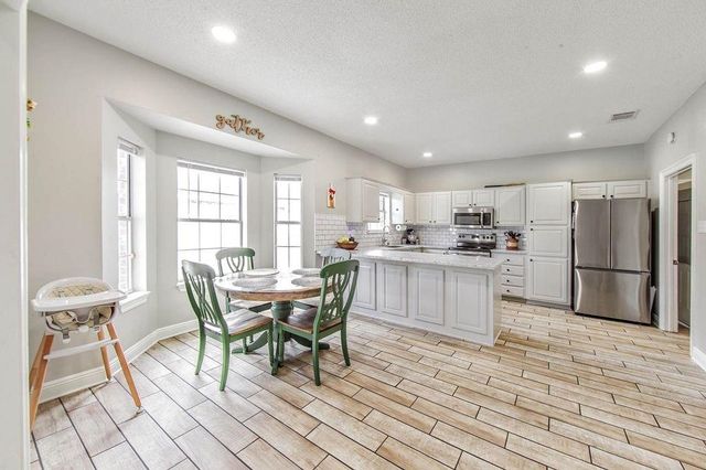 217 Windward Dr, Houma, LA 70360