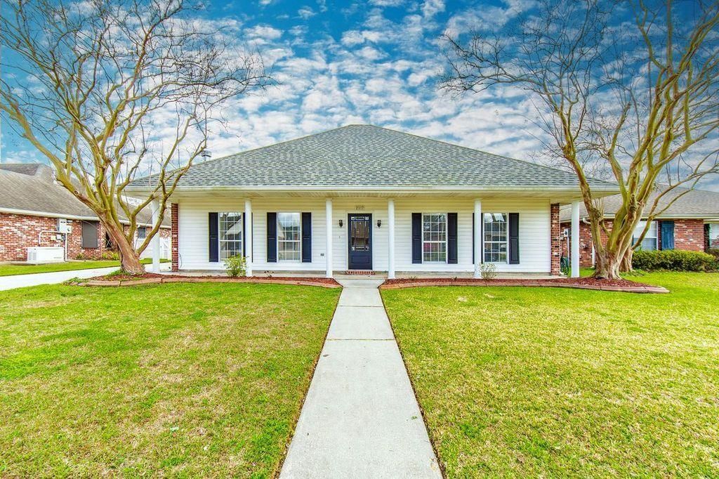 217 Windward Dr, Houma, LA 70360