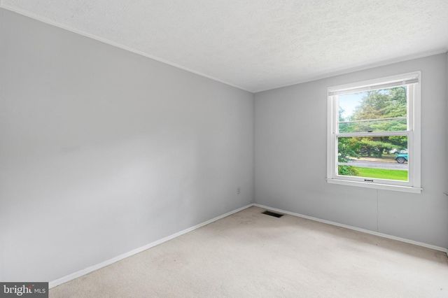 2003 WOODFORD RD, Vienna, VA 22182