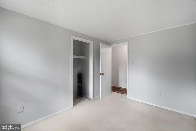 2003 WOODFORD RD, Vienna, VA 22182