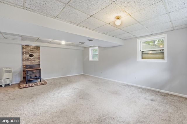 2003 WOODFORD RD, Vienna, VA 22182