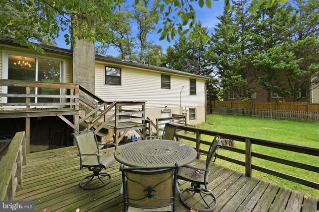 2003 WOODFORD RD, Vienna, VA 22182