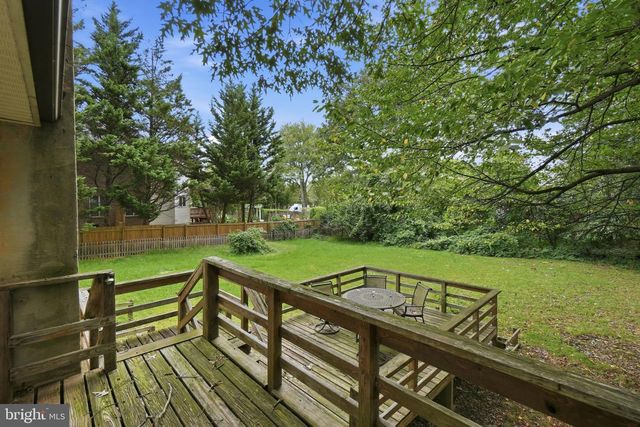 2003 WOODFORD RD, Vienna, VA 22182