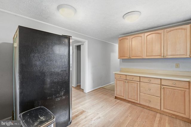 2003 WOODFORD RD, Vienna, VA 22182