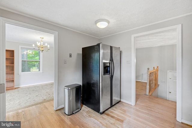 2003 WOODFORD RD, Vienna, VA 22182