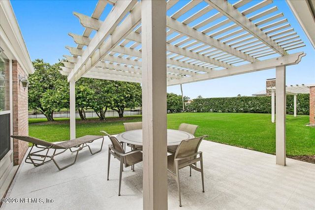 16 LA VISTA Drive, Ponte Vedra Beach, FL 32082