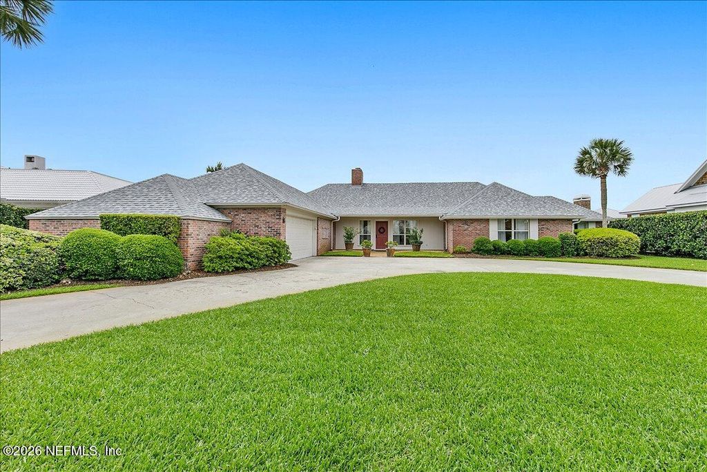 16 LA VISTA Drive, Ponte Vedra Beach, FL 32082