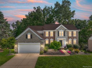 1412 Marina Pointe Blvd, Lake Orion, MI 48362