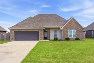 1947 Beau Blanc Drive, Lake Charles, LA 70607