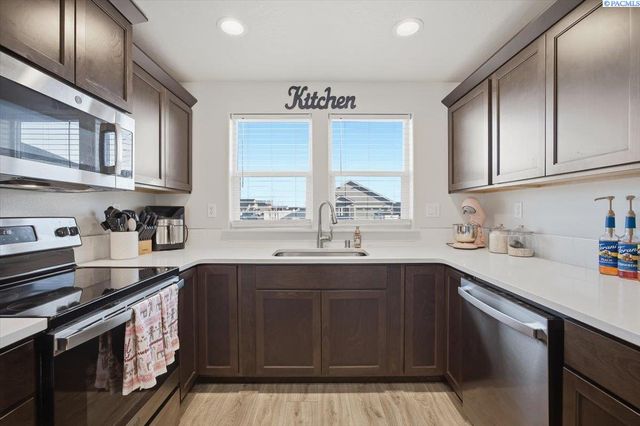 6306 Berea Ln, Pasco, WA 99301