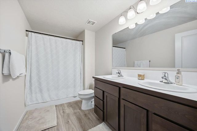 6306 Berea Ln, Pasco, WA 99301