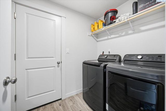 6306 Berea Ln, Pasco, WA 99301