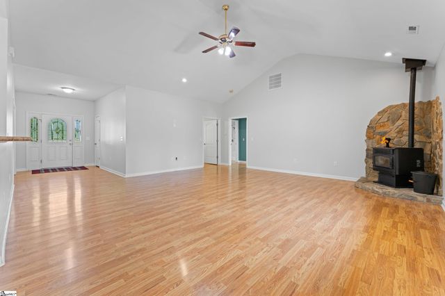 397 Lindsey Lake Road, Travelers Rest, SC 29690