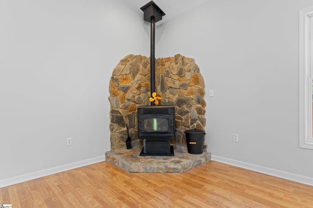 397 Lindsey Lake Road, Travelers Rest, SC 29690