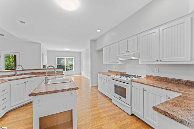 397 Lindsey Lake Road, Travelers Rest, SC 29690