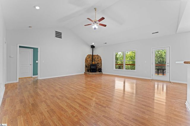 397 Lindsey Lake Road, Travelers Rest, SC 29690