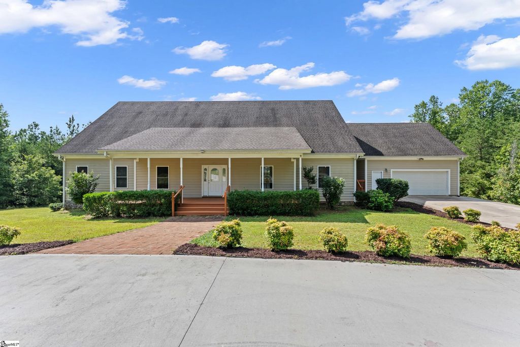 397 Lindsey Lake Road, Travelers Rest, SC 29690