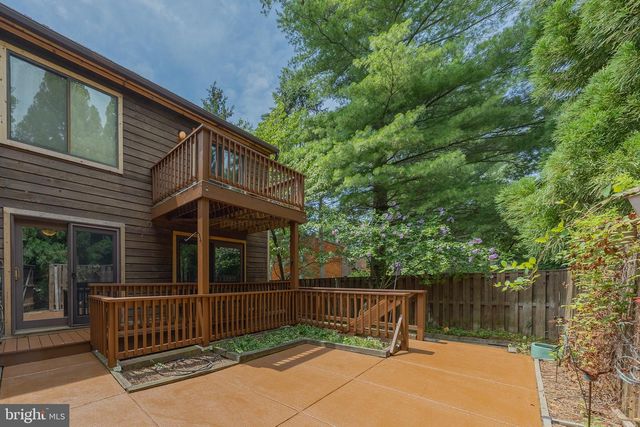 2201 CEDAR COVE CT, Reston, VA 20191