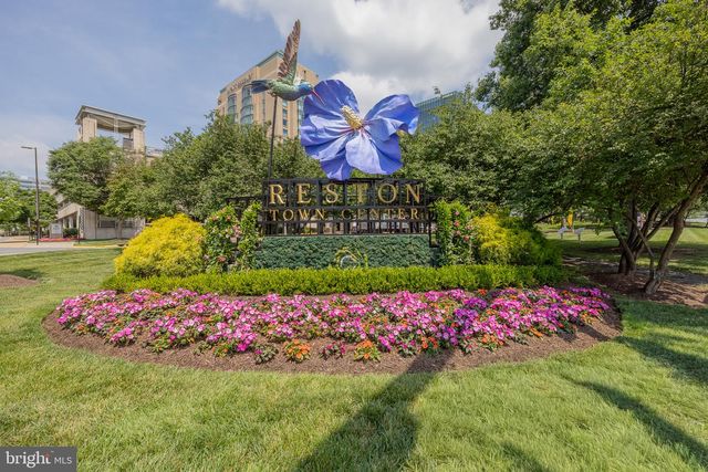 2201 CEDAR COVE CT, Reston, VA 20191