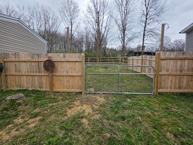 421 W Old Barbourville Road, Corbin, KY 40701