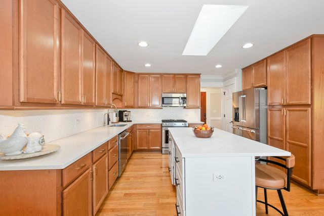 16740 W Saddlewood Drive, Lockport, IL 60441