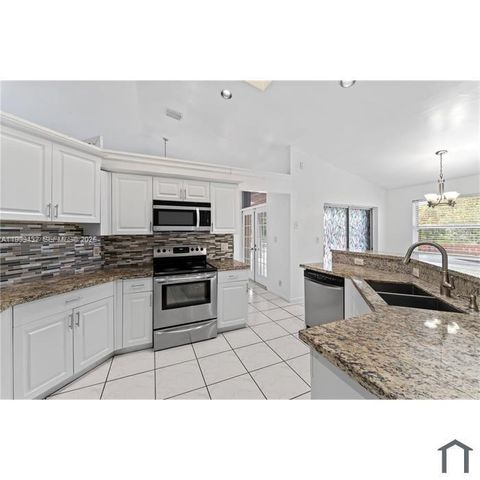 2269 N Rock Island Rd 2269, Margate, FL 33063