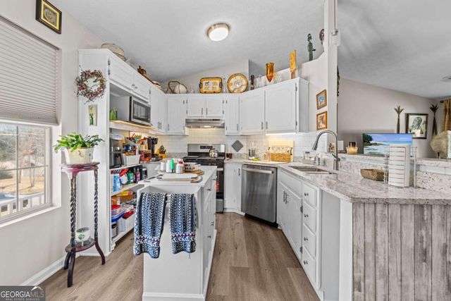 6324 Amberly Road, Rex, GA 30273