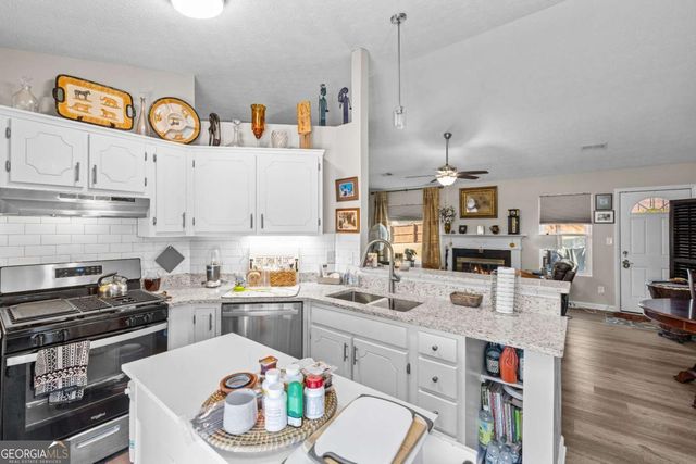 6324 Amberly Road, Rex, GA 30273