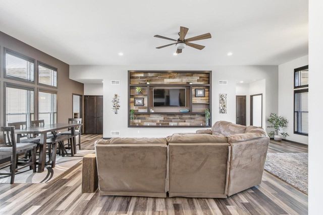 6432 Revere Pass, Deforest, WI 53532