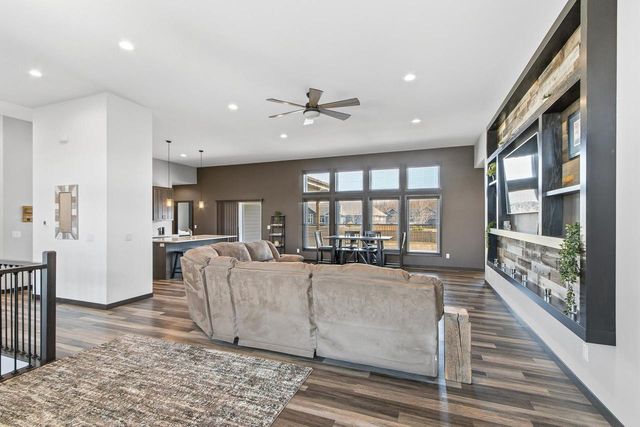 6432 Revere Pass, Deforest, WI 53532