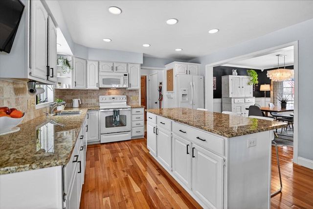 1025 Pasadena Parkway, Waunakee, WI 53597