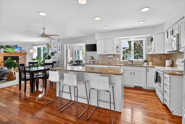 1025 Pasadena Parkway, Waunakee, WI 53597