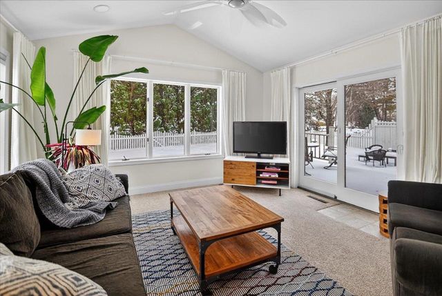 1025 Pasadena Parkway, Waunakee, WI 53597