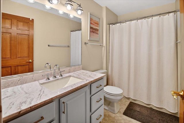 1025 Pasadena Parkway, Waunakee, WI 53597