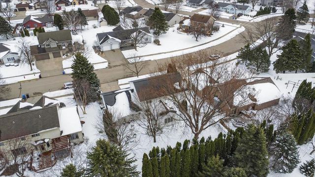 1025 Pasadena Parkway, Waunakee, WI 53597