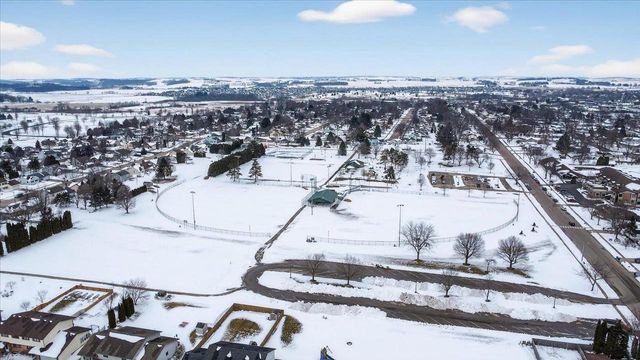 1025 Pasadena Parkway, Waunakee, WI 53597