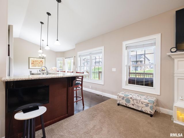 11224 N Sycamore Creek Drive, Dunlap, IL 61525