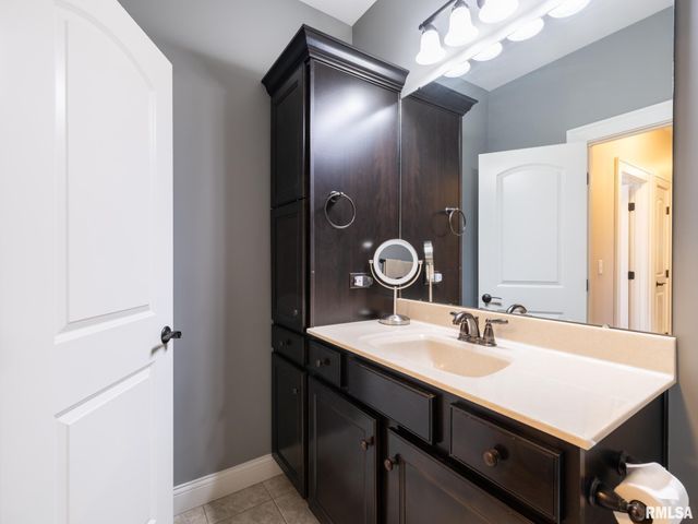 11224 N Sycamore Creek Drive, Dunlap, IL 61525