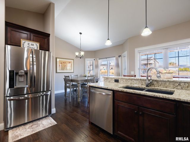 11224 N Sycamore Creek Drive, Dunlap, IL 61525